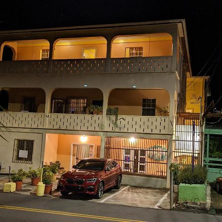 Midtown Guest House Carlota Amalia Exterior foto