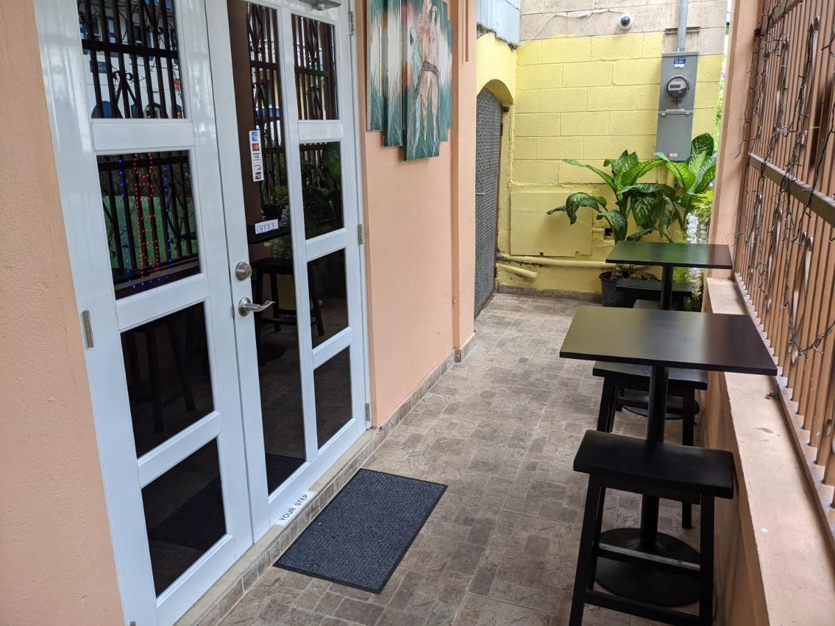 Midtown Guest House Carlota Amalia Exterior foto