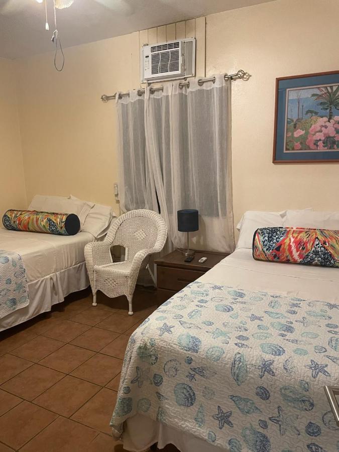 Midtown Guest House Carlota Amalia Exterior foto